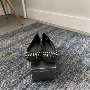 Vince Camuto Black Gold Stud Flat